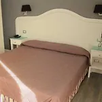 Domus Castrense Bed and Breakfast Ρώμη