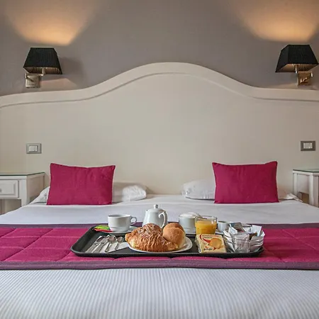 Domus Castrense Bed and Breakfast 4*