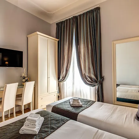 לינה וארוחת בוקר Domus Castrense 4*