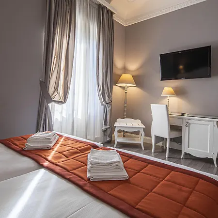 Domus Castrense Bed & Breakfast 4*