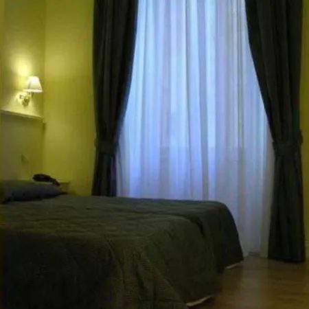 Domus Castrense לינה וארוחת בוקר רומא